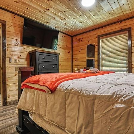 Adventure Retreat/Cabin/Pool+Hot Tub/Game Room+Theater Sevierville Bagian luar foto