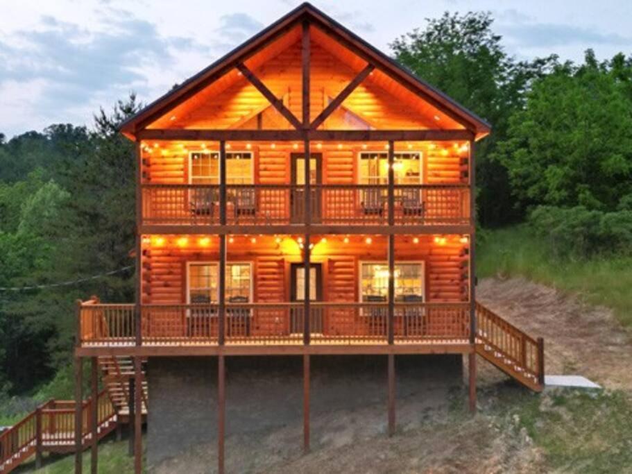 Adventure Retreat/Cabin/Pool+Hot Tub/Game Room+Theater Sevierville Bagian luar foto