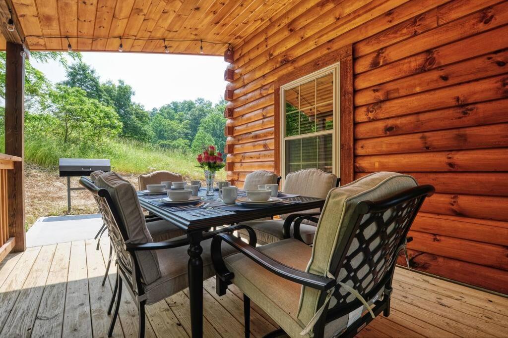 Adventure Retreat/Cabin/Pool+Hot Tub/Game Room+Theater Sevierville Bagian luar foto