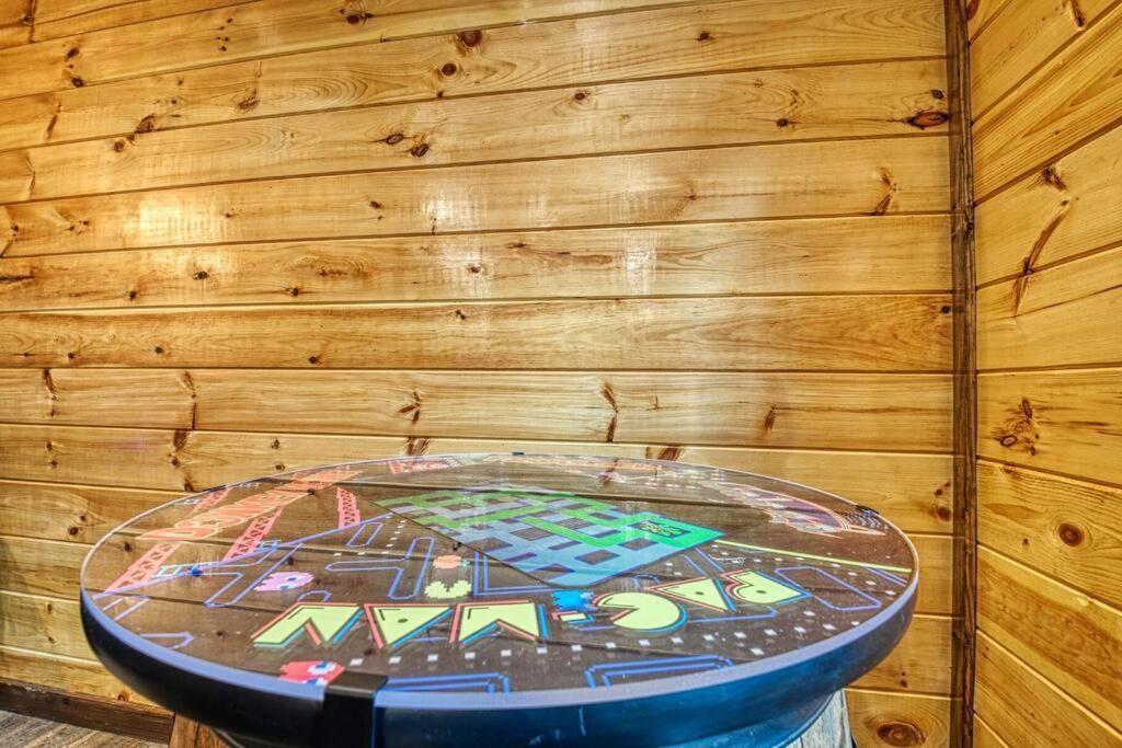 Adventure Retreat/Cabin/Pool+Hot Tub/Game Room+Theater Sevierville Bagian luar foto