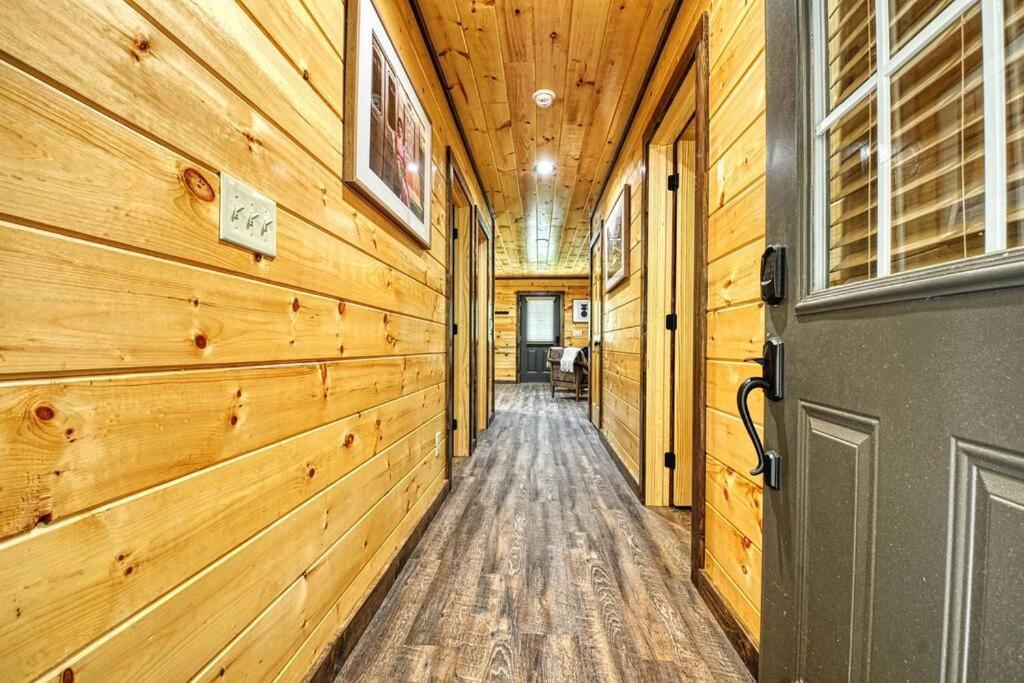 Adventure Retreat/Cabin/Pool+Hot Tub/Game Room+Theater Sevierville Bagian luar foto