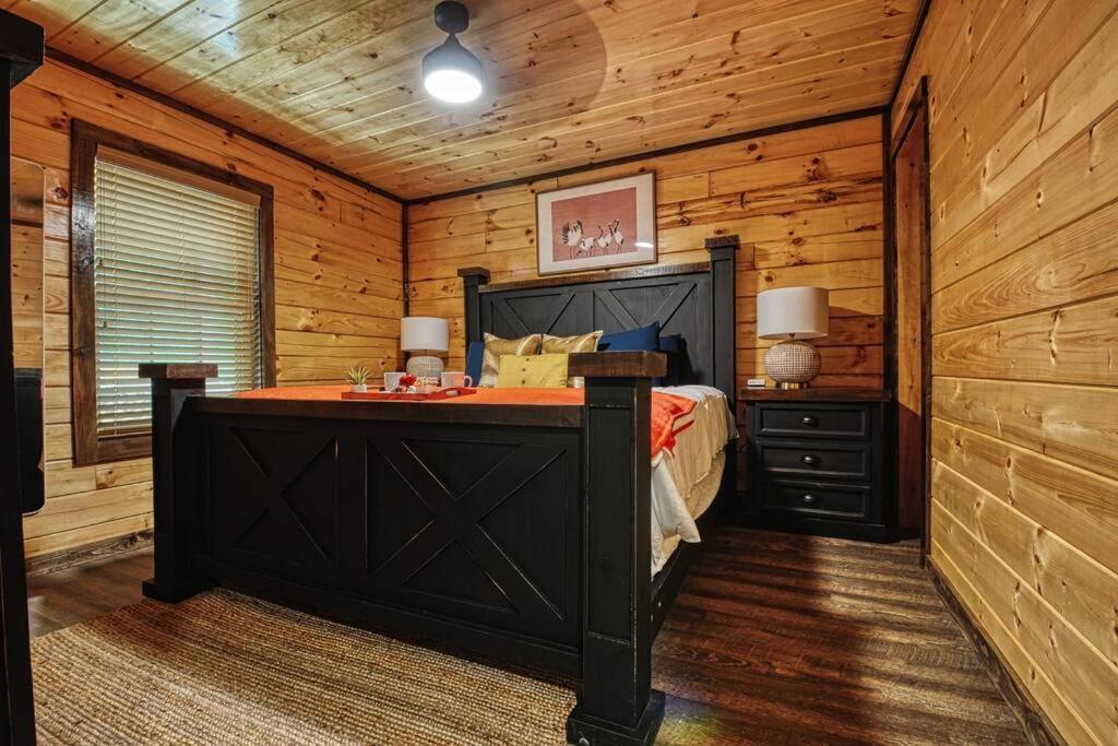 Adventure Retreat/Cabin/Pool+Hot Tub/Game Room+Theater Sevierville Bagian luar foto